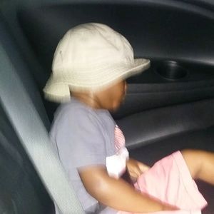 Meet your Posher, Carla